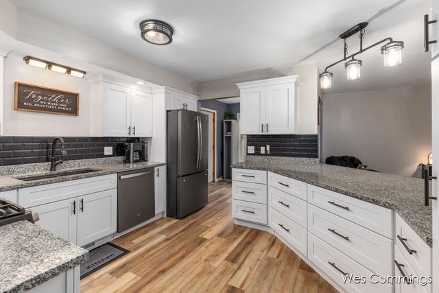 469 Country Meadows Drive NE, Comstock Park, MI 49321