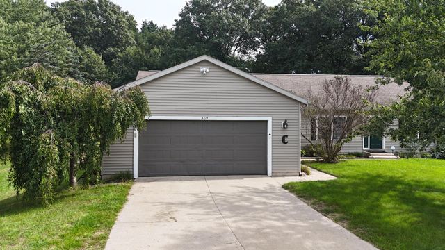469 Country Meadows Drive NE, Comstock Park, MI 49321