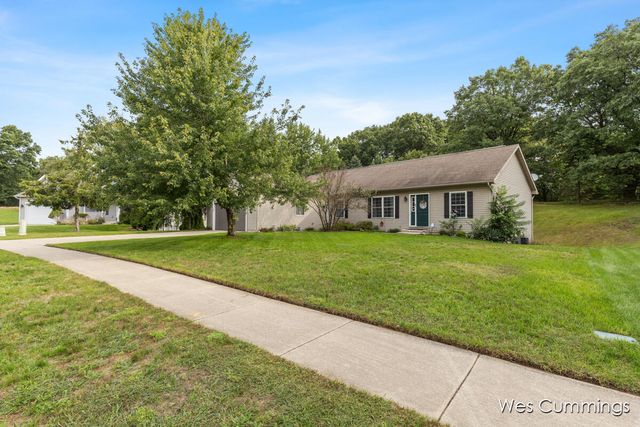 469 Country Meadows Drive NE, Comstock Park, MI 49321