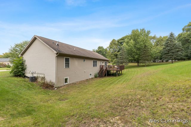 469 Country Meadows Drive NE, Comstock Park, MI 49321