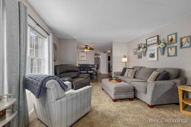 469 Country Meadows Drive NE, Comstock Park, MI 49321