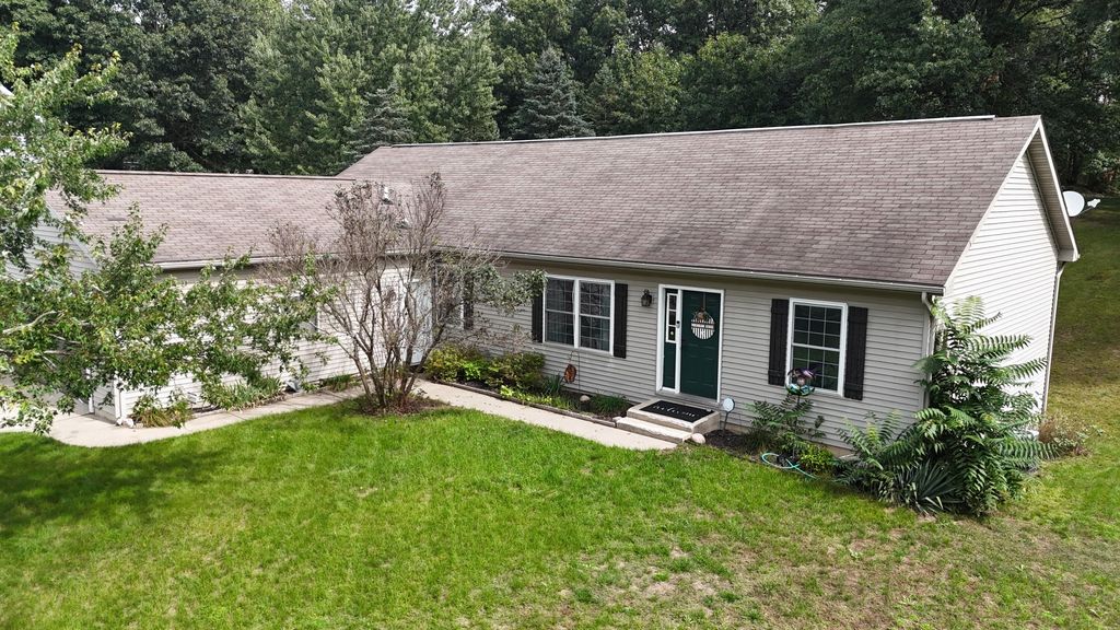 469 Country Meadows Drive NE, Comstock Park, MI 49321
