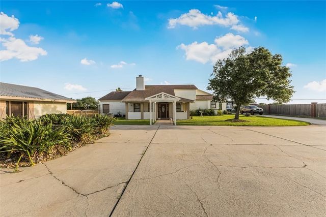 2125 Riata Dr, Corpus Christi, TX 78418