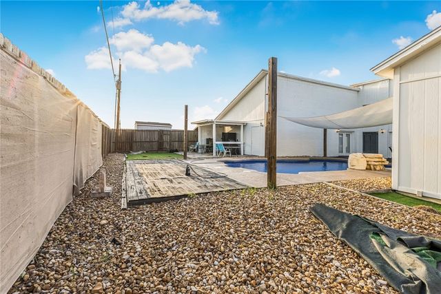 2125 Riata Dr, Corpus Christi, TX 78418