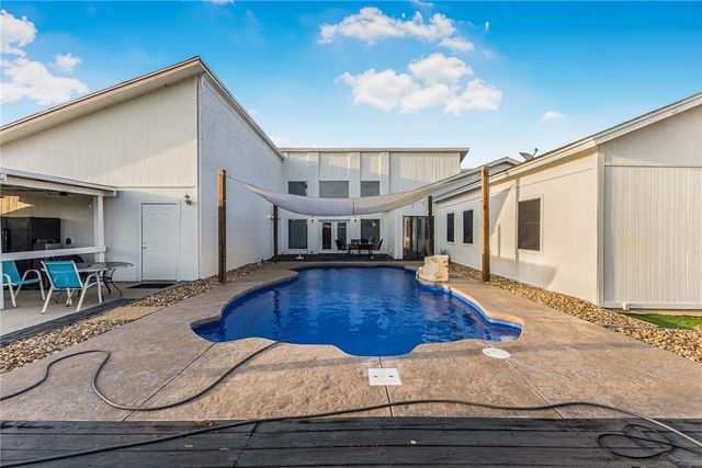 2125 Riata Dr, Corpus Christi, TX 78418
