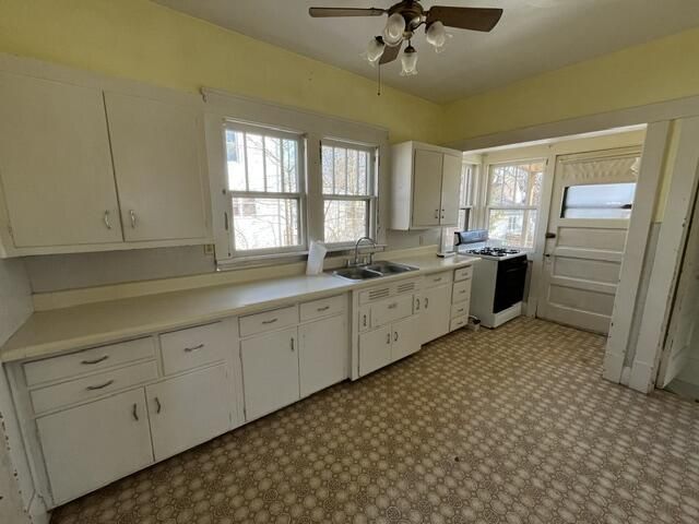 108 E Sherman AVENUE, Fort Atkinson, WI 53538