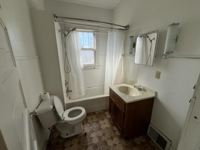 108 E Sherman AVENUE, Fort Atkinson, WI 53538