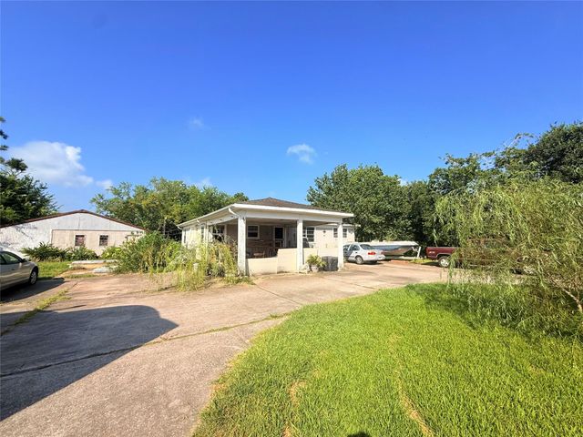 5152 Mustang Road, Alvin, TX 77511