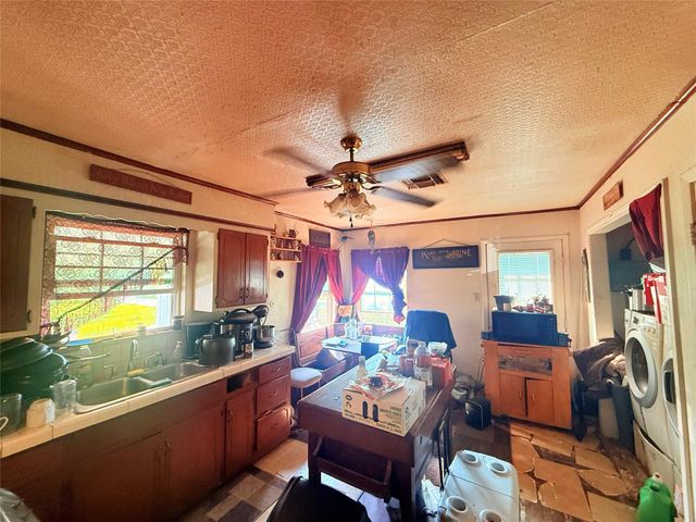 5152 Mustang Road, Alvin, TX 77511
