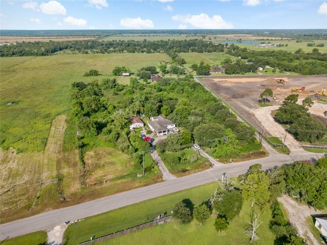 5152 Mustang Road, Alvin, TX 77511