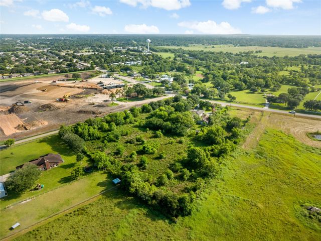 5152 Mustang Road, Alvin, TX 77511