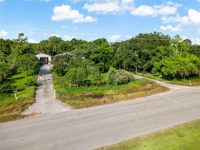 5152 Mustang Road, Alvin, TX 77511