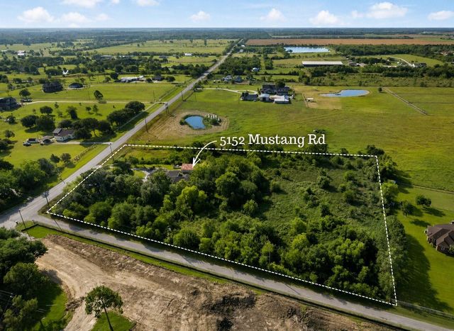 5152 Mustang Road, Alvin, TX 77511