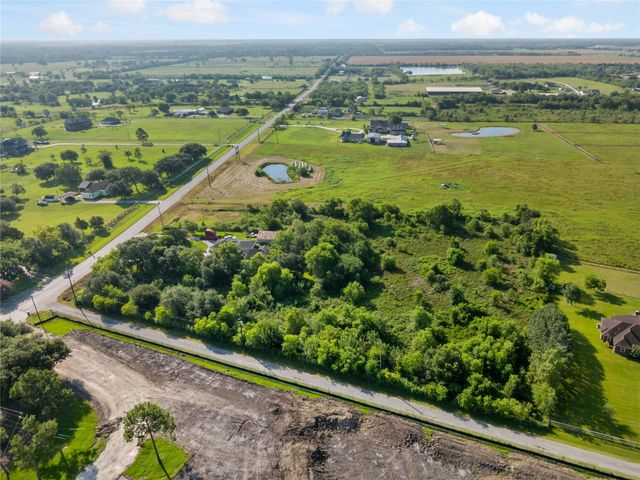 5152 Mustang Road, Alvin, TX 77511