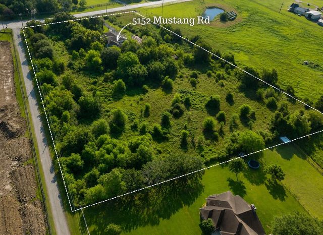 5152 Mustang Road, Alvin, TX 77511