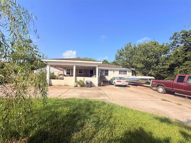 5152 Mustang Road, Alvin, TX 77511