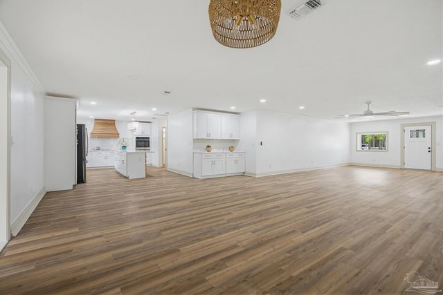 6661 Fernwood Dr, Milton, FL 32570