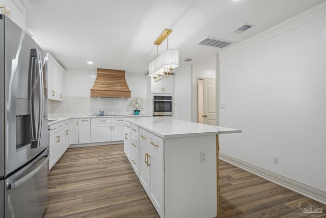 6661 Fernwood Dr, Milton, FL 32570