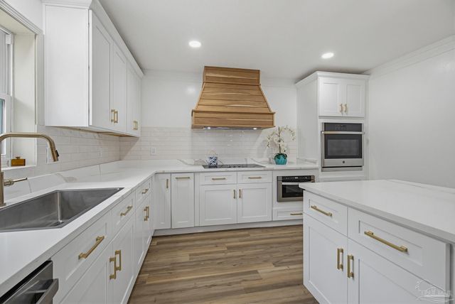 6661 Fernwood Dr, Milton, FL 32570