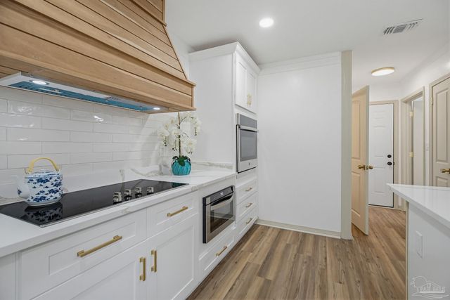 6661 Fernwood Dr, Milton, FL 32570