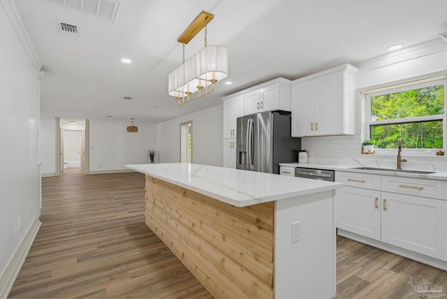 6661 Fernwood Dr, Milton, FL 32570