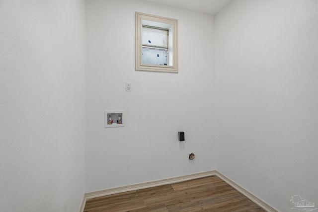 6661 Fernwood Dr, Milton, FL 32570