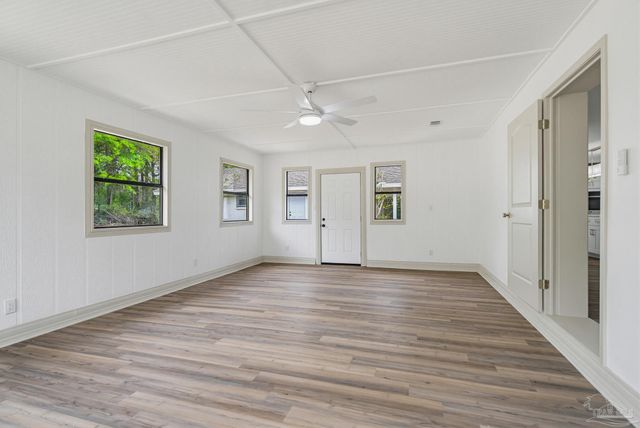 6661 Fernwood Dr, Milton, FL 32570