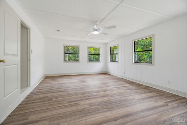 6661 Fernwood Dr, Milton, FL 32570