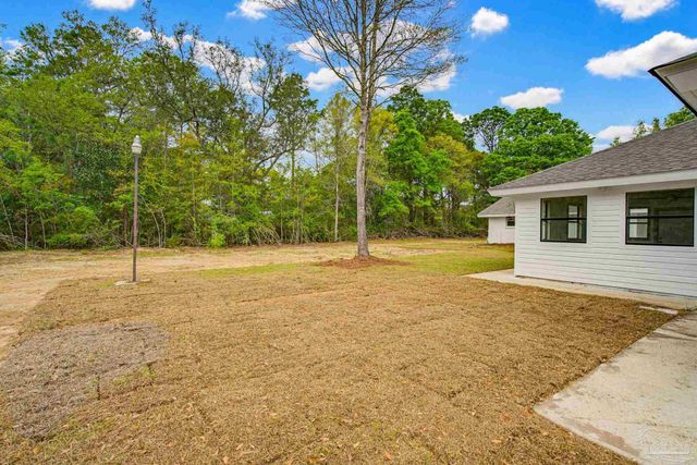 6661 Fernwood Dr, Milton, FL 32570