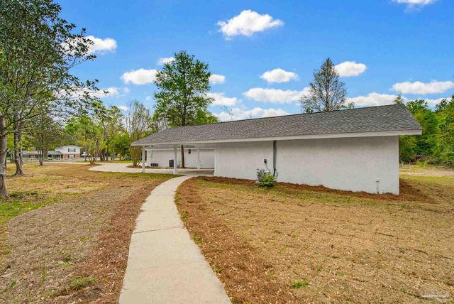 6661 Fernwood Dr, Milton, FL 32570