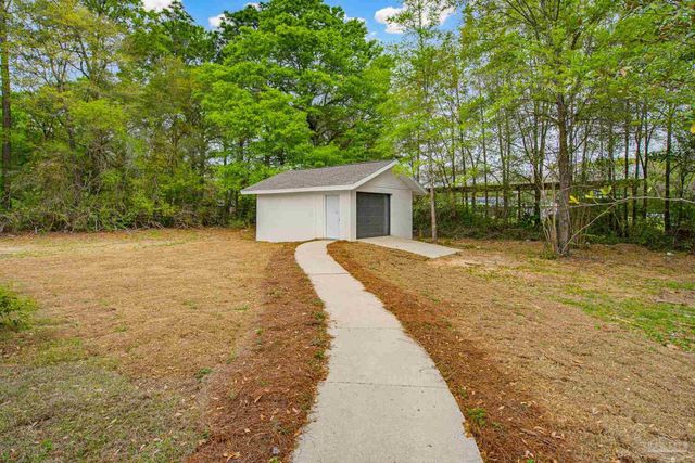 6661 Fernwood Dr, Milton, FL 32570