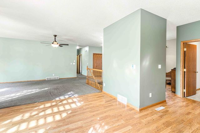 1928 33rd Street S, Moorhead, MN 56560