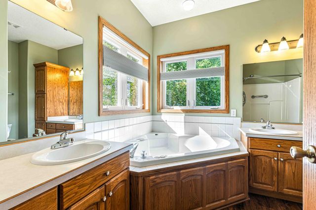 1928 33rd Street S, Moorhead, MN 56560