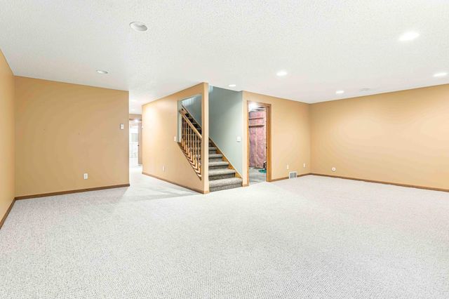 1928 33rd Street S, Moorhead, MN 56560
