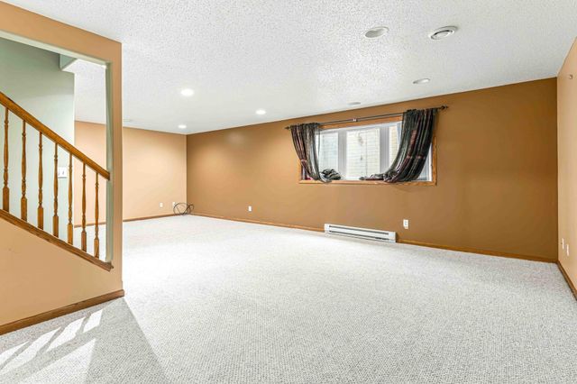 1928 33rd Street S, Moorhead, MN 56560