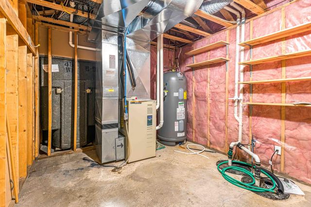 1928 33rd Street S, Moorhead, MN 56560