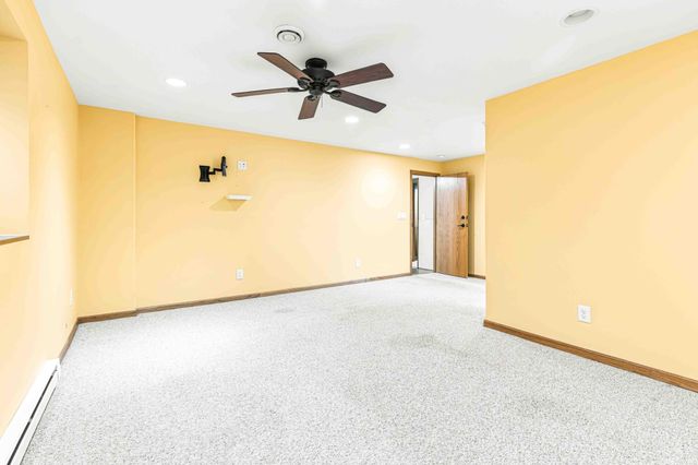 1928 33rd Street S, Moorhead, MN 56560