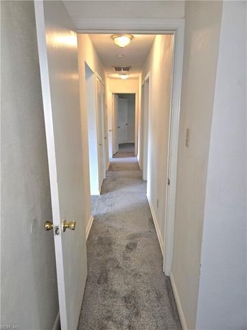 424 Kingswood PL, Virginia Beach, VA 23452