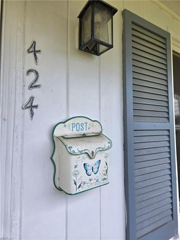 424 Kingswood PL, Virginia Beach, VA 23452