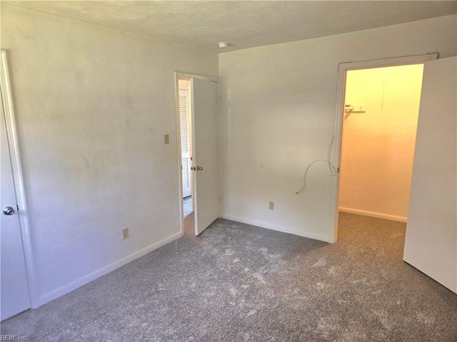 424 Kingswood PL, Virginia Beach, VA 23452