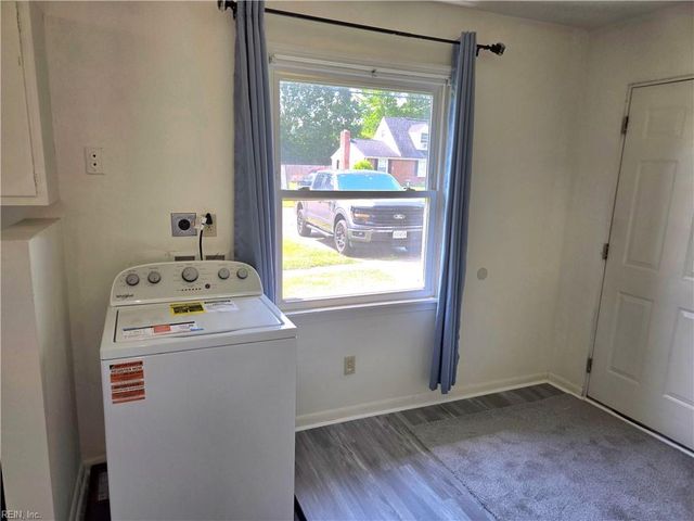 424 Kingswood PL, Virginia Beach, VA 23452