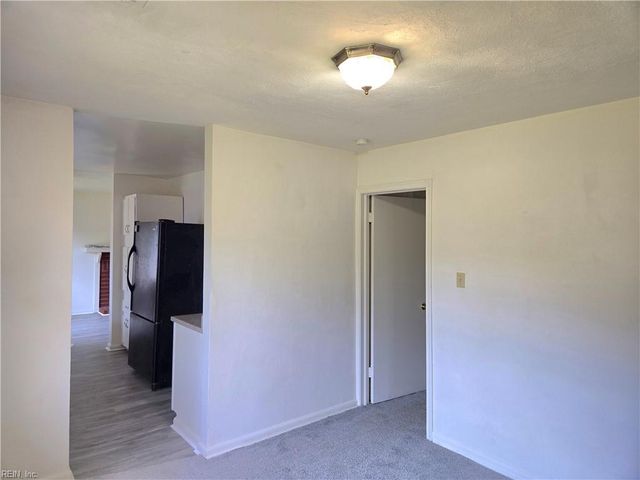 424 Kingswood PL, Virginia Beach, VA 23452