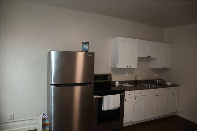 440 2nd St, California, PA 15419