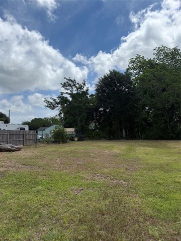 106 S Washington Street, Texas City, TX 77591