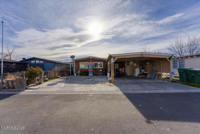 985 Villa Way, Fernley, NV 89408