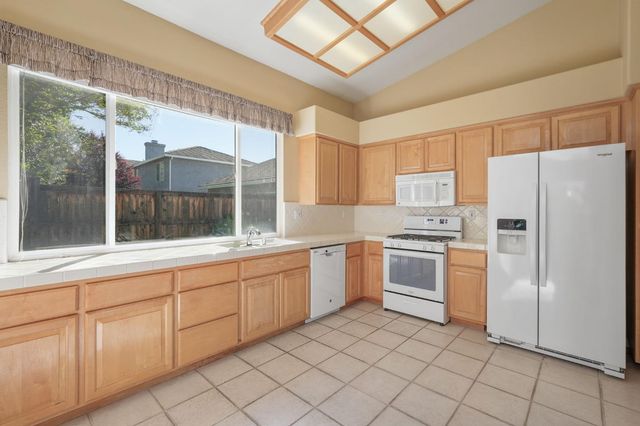 5312 Delta Dr, Rocklin, CA 95765