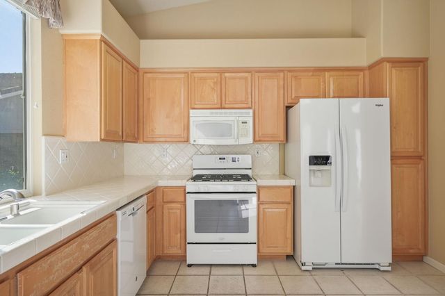 5312 Delta Dr, Rocklin, CA 95765