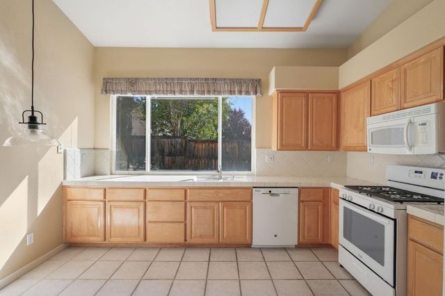 5312 Delta Dr, Rocklin, CA 95765