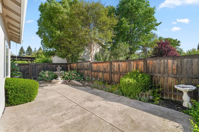 5312 Delta Dr, Rocklin, CA 95765