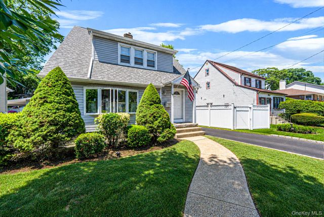 33 Sherman Street, Merrick, NY 11566